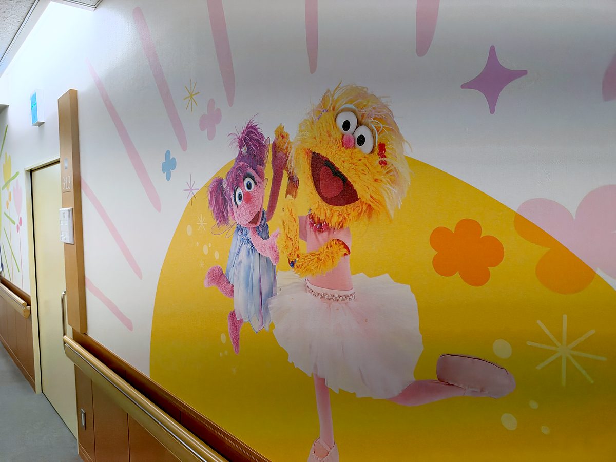 アビーとビッグバードの壁画